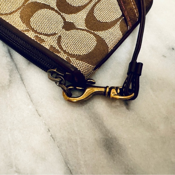 Coach Brown Signature Canvas / Suede Wristlet LNC - Picture 9 of 9